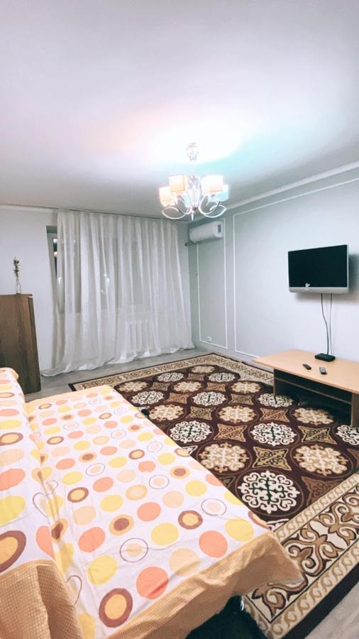 2 Комн Квартира На Новой Площади Lejlighed Almaty Eksteriør billede
