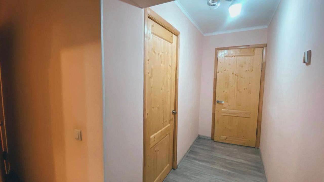 2 Комн Квартира На Новой Площади Lejlighed Almaty Eksteriør billede